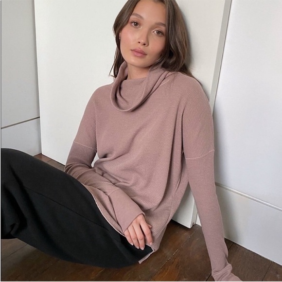 Aritzia Tops - Aritzia BABATON Cowl Neck Waffle Knit Thermal Top‎ Size Small Mauve